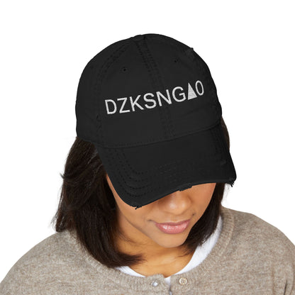 “DZKSNGAO” – Código de Rebeldía Distressed Dad Hat